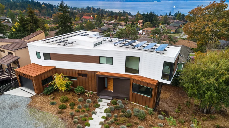 Coastal Holiday Homes: Designing for Sea Air and Salt Resistance imgae