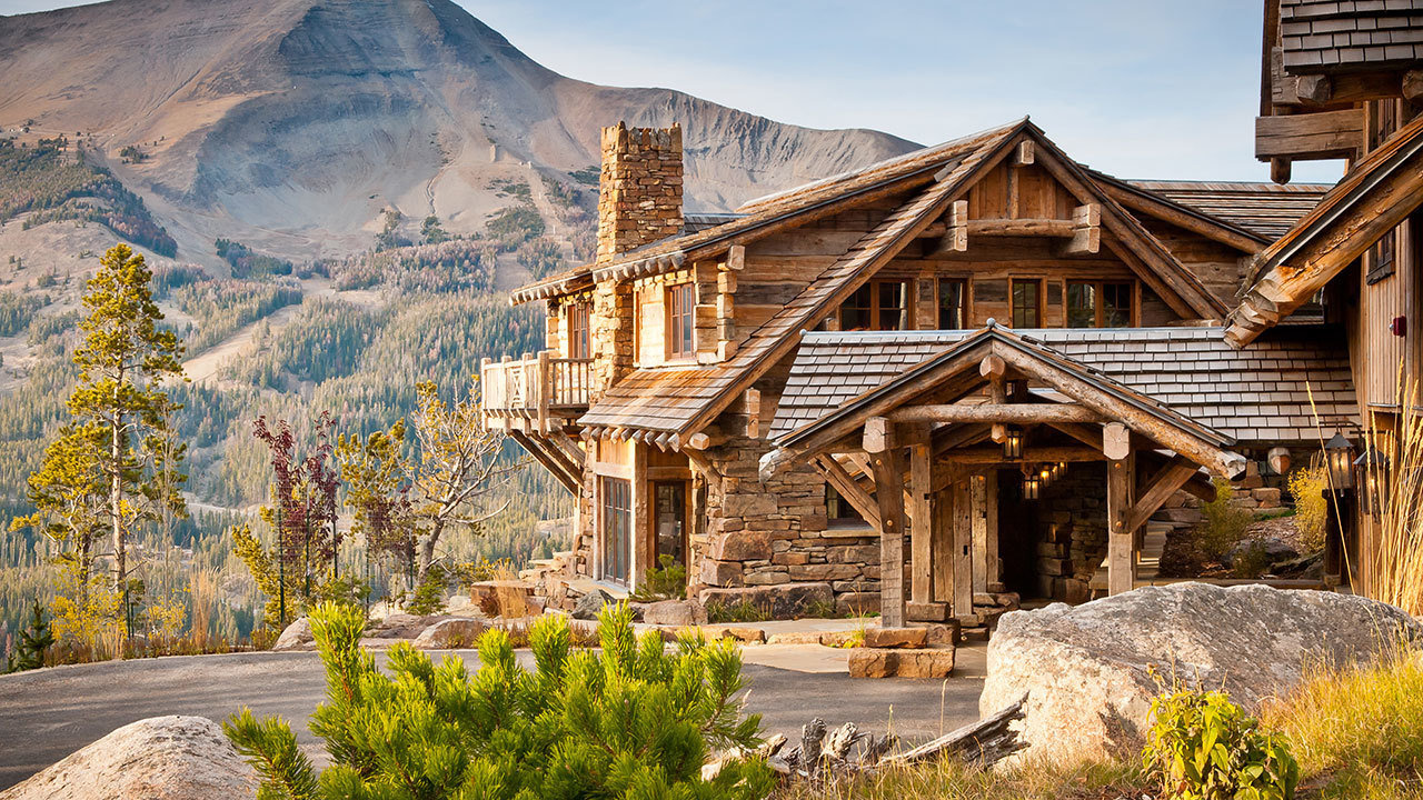 Mountain Retreats: Building Sturdy Homes for Harsh Climates imgae