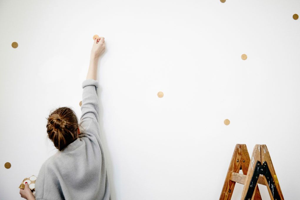 Creative Ways to Refresh Walls Without Painting imgae